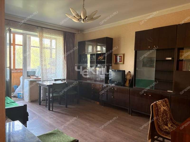 трёхкомнатная квартира на улице Героя Безрукова дом 8