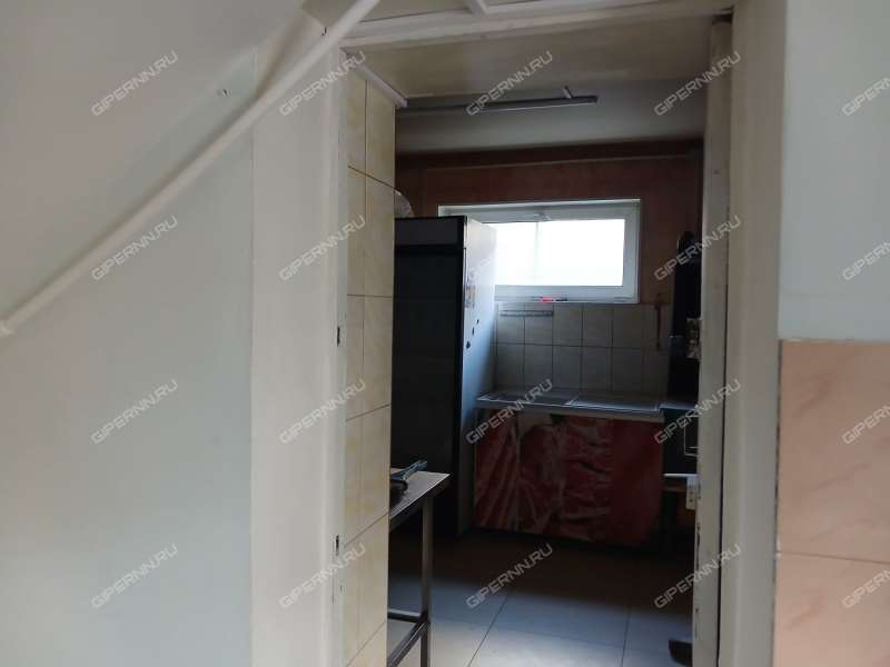 здание под торговую площадь, недвижимость под медицинские учреждения на Горной улице