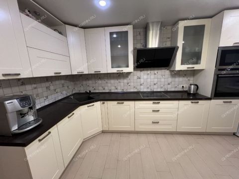 kvartira-studiya-ul-arkadiya-gaydara-d-26 фото