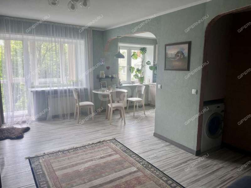 трёхкомнатная квартира на Ошарской улице дом 53