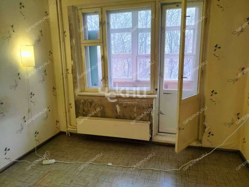 трёхкомнатная квартира на улице Германа Лопатина дом 9