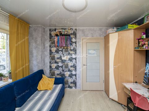 2-komnatnaya-ul-vyatskaya-d-1 фото