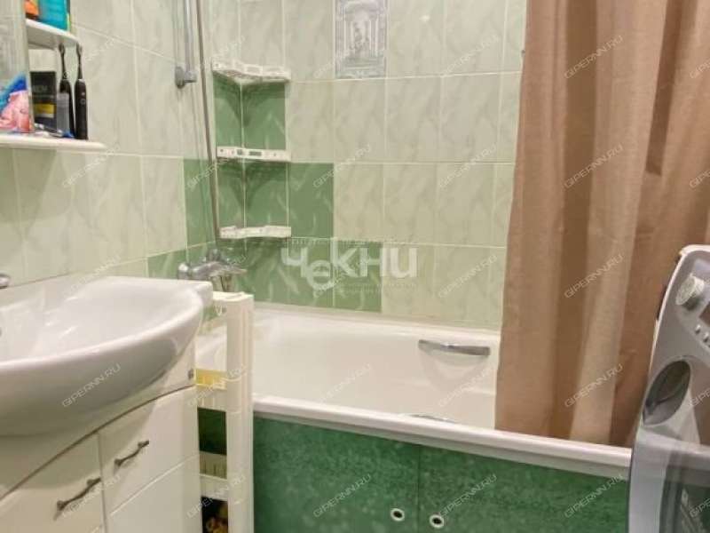 трёхкомнатная квартира на улице Родионова дом 197 к2