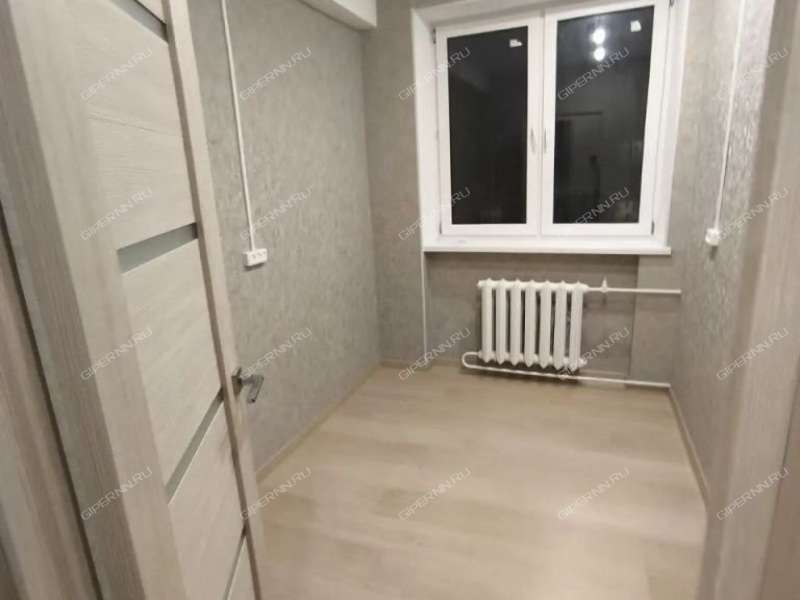 комната в доме 28 на Молодёжном проспекте