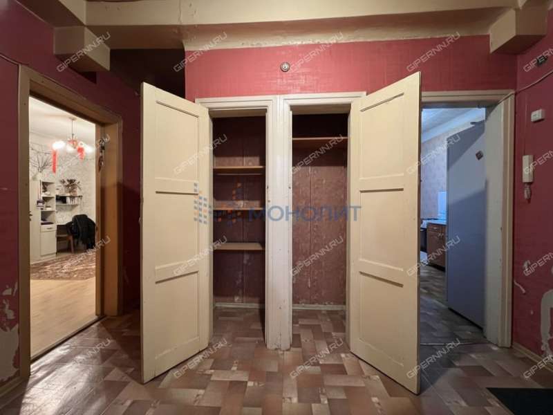 трёхкомнатная квартира на проспекте Кирова дом 27