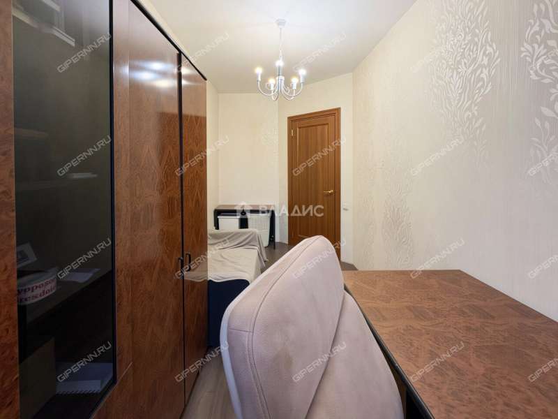 трёхкомнатная квартира на улице Краснодонцев дом 5