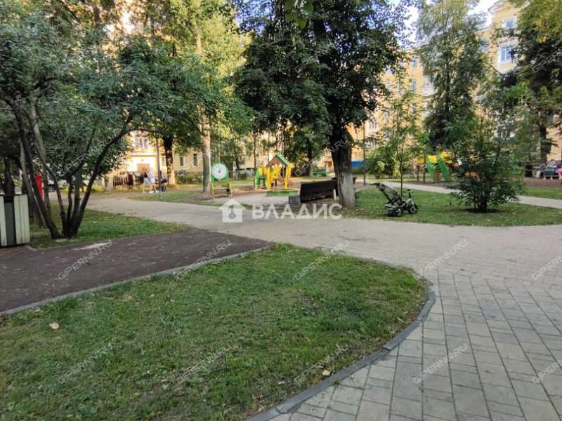 трёхкомнатная квартира на улице Страж Революции дом 7/5