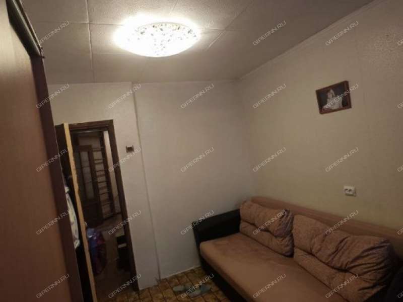 четырёхкомнатная квартира в 2-м микрорайоне дом 1 город Кстово