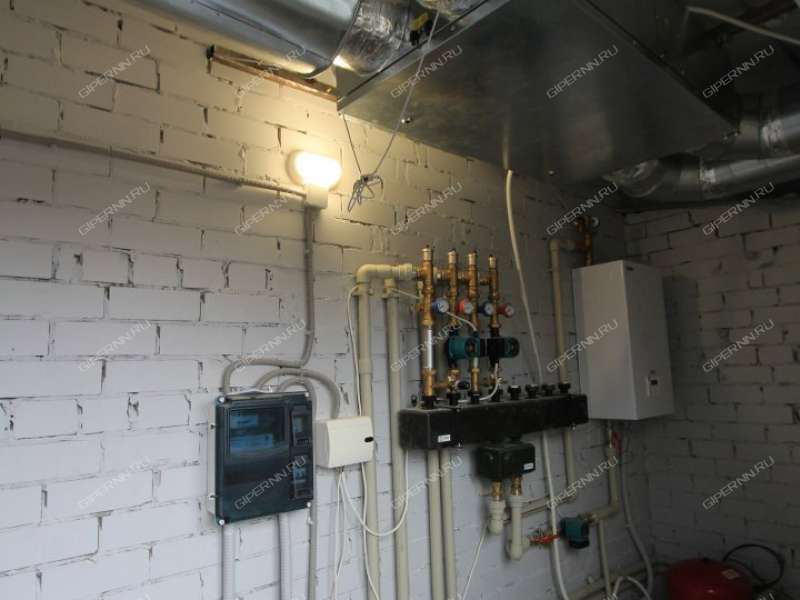 здание под торговую площадь, недвижимость под автобизнес на улице Федосеенко