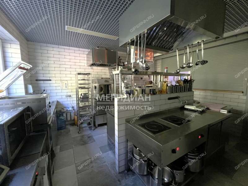 здание под коммерческую недвижимость на Альпийская село Шава