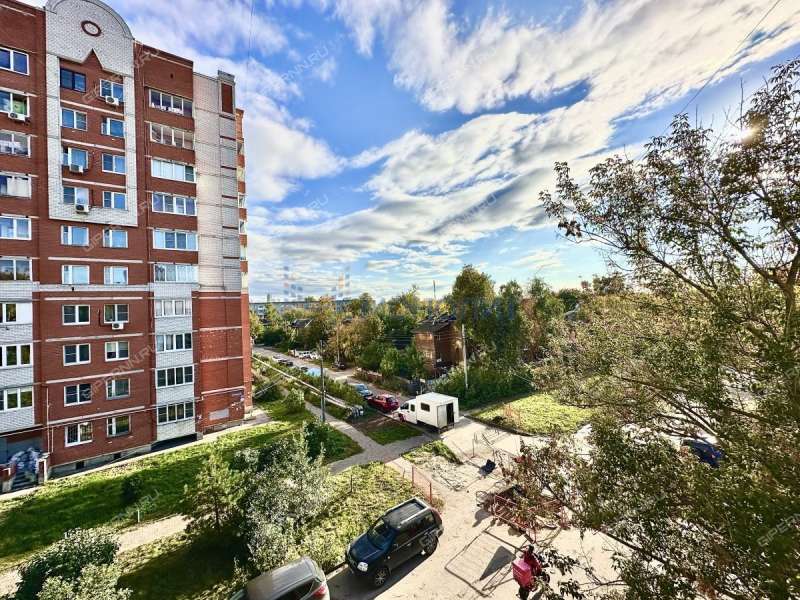 четырёхкомнатная квартира на улице Искры дом 17