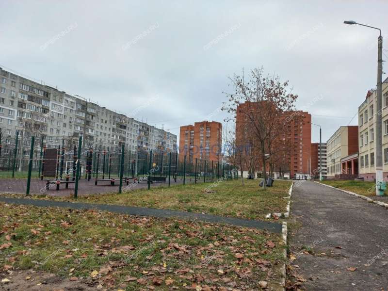 трёхкомнатная квартира на улице Строкина дом 5