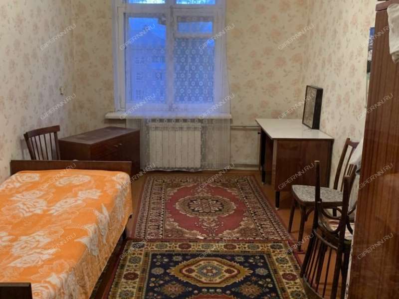 трёхкомнатная квартира на проспекте Октября дом 12