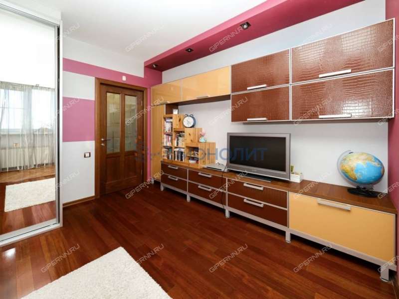 трёхкомнатная квартира на улице Белинского дом 58/60