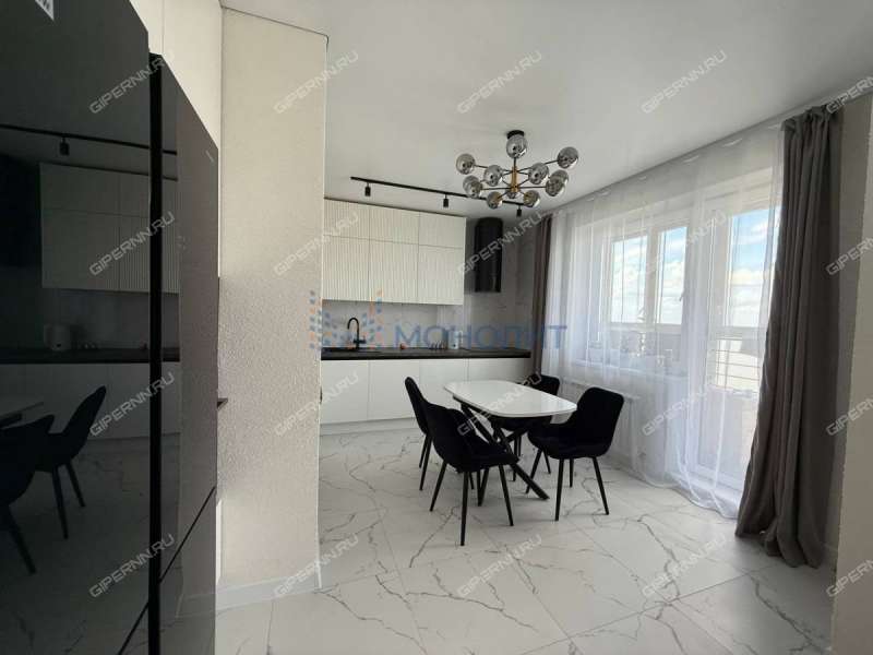 трёхкомнатная квартира на улице Композитора Касьянова дом 11