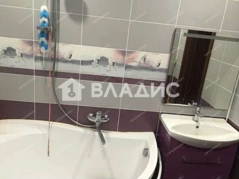 однокомнатная квартира на бульваре 60-летия Октября дом 25 к2