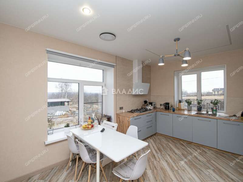 дом на улице Полевая деревня Карабатово