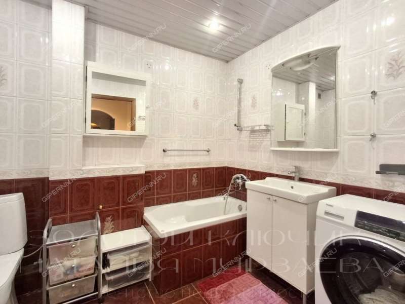 пятикомнатная квартира на улице Маршала Казакова дом 6а