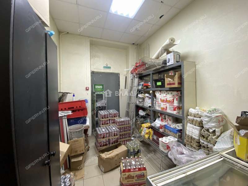 помещение под помещение свободного назначения на улице Октябрьской Революции