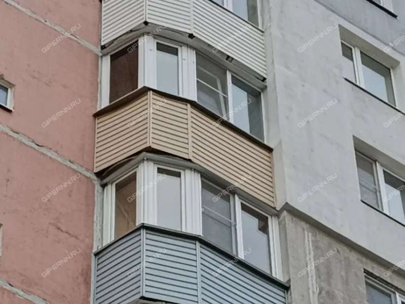 трёхкомнатная квартира на улице Панфиловцев дом 5