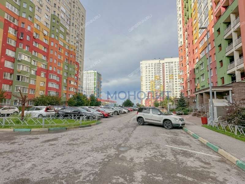трёхкомнатная квартира на улице Академика Сахарова дом 105 к1