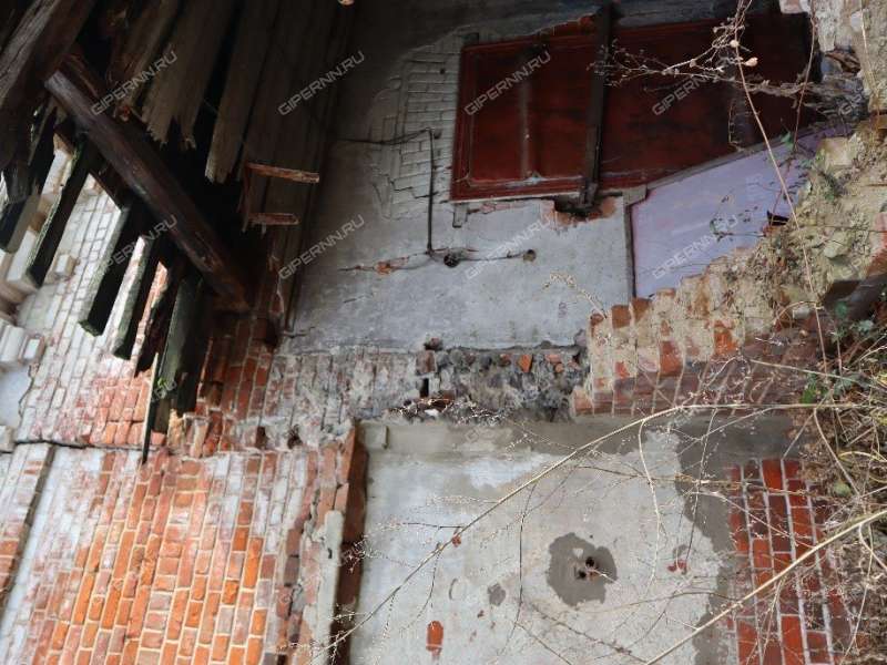 здание под торговую площадь на ул.Советская село Курмыш