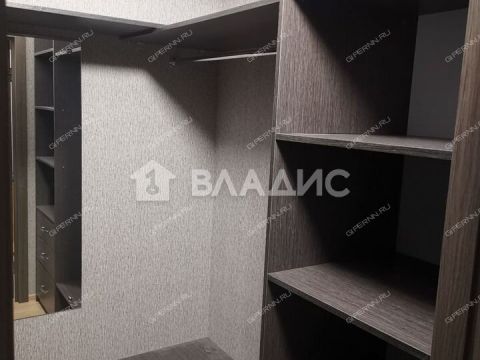 1-komnatnaya-b-r-60-letiya-oktyabrya-d-23-k4 фото