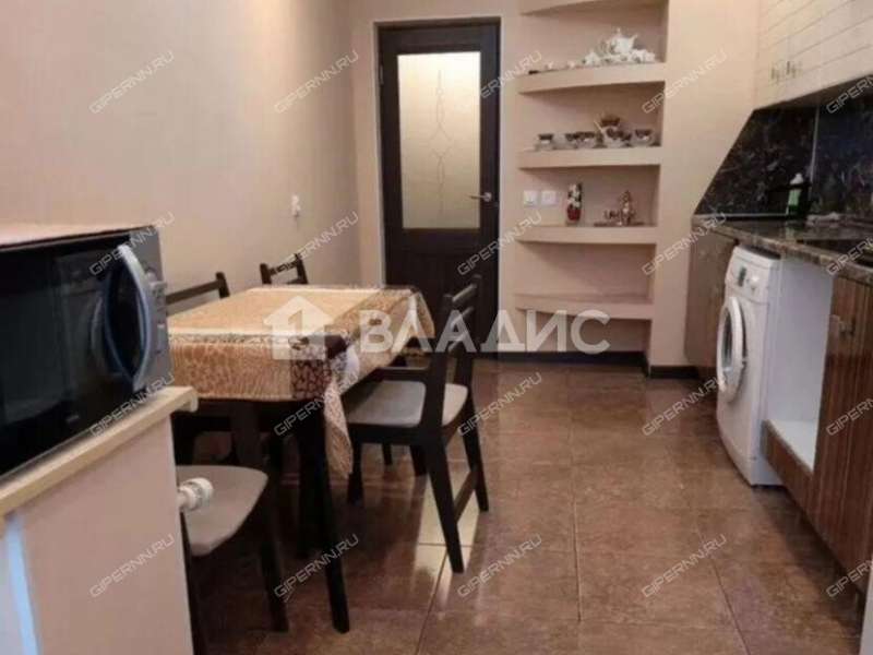 четырёхкомнатная квартира на улице Родионова дом 167 к1