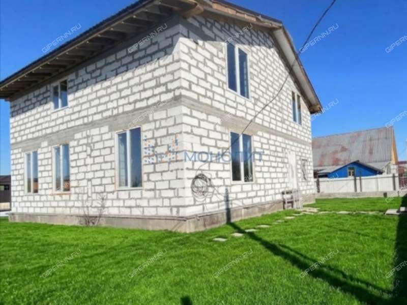 дом на -
