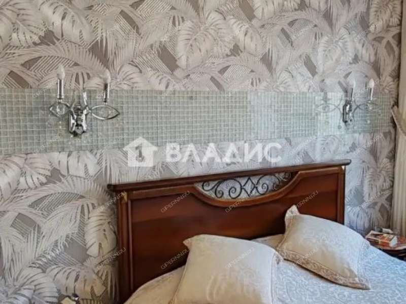 трёхкомнатная квартира на улице Маршала Казакова дом 8 к1