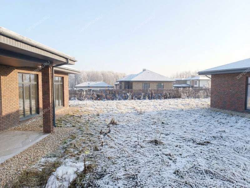 дом на улице Счастливая село Елховка