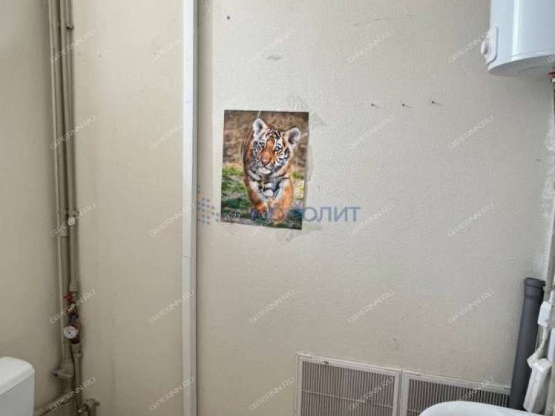 помещение под торговую площадь, недвижимость под образовательные учреждения на улице Коминтерна