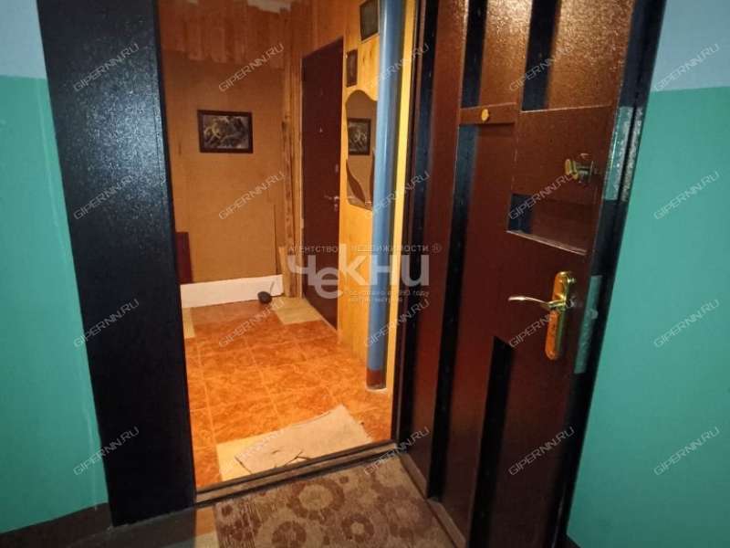 трёхкомнатная квартира на улице Краснодонцев дом 21 к1