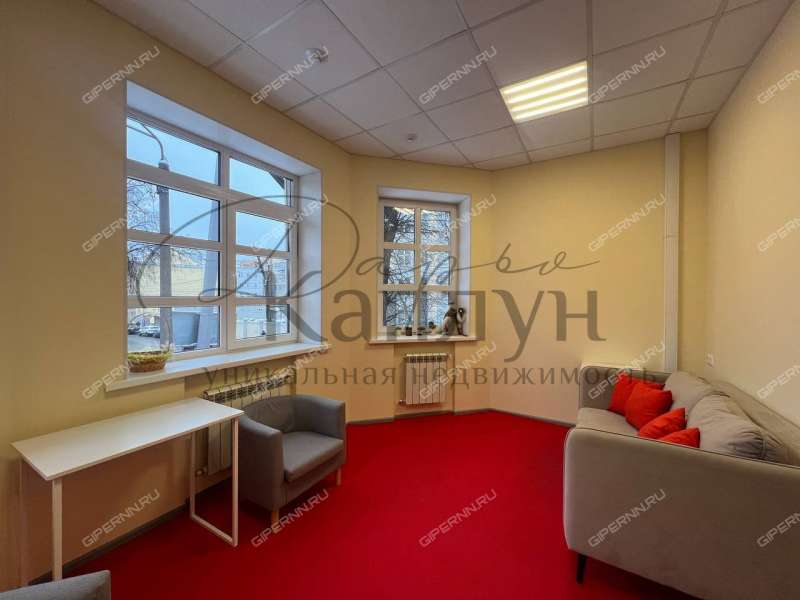 здание под офис, торговую площадь на Большей Печёрской улице