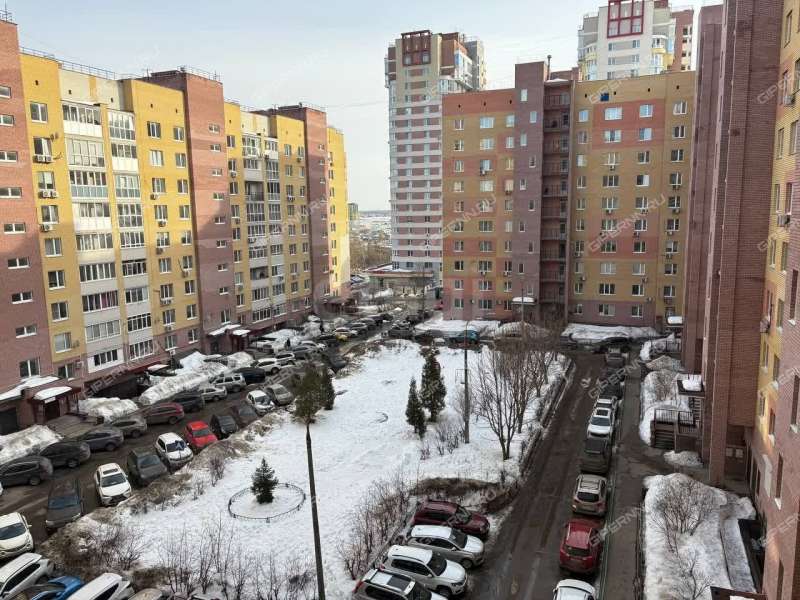 трёхкомнатная квартира на улице Ванеева дом 229