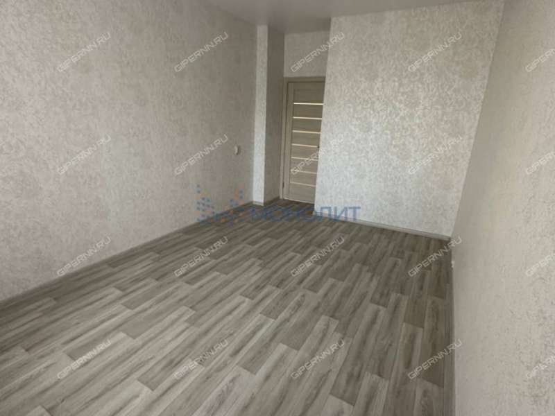 трёхкомнатная квартира на проспекте Кирова дом 8