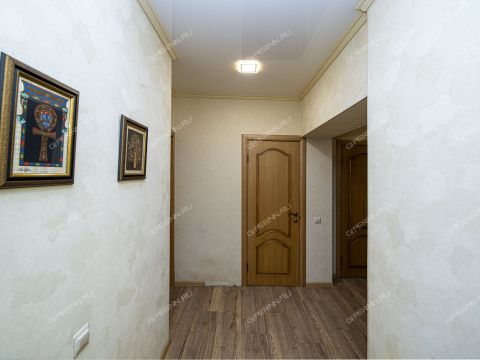 4-komnatnaya-ul-osharskaya-d-88-k1 фото
