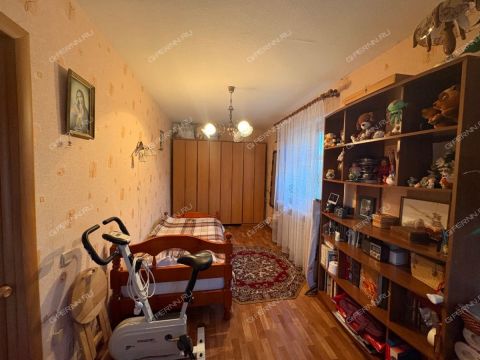 2-komnatnaya-ul-surikova-d-1 фото